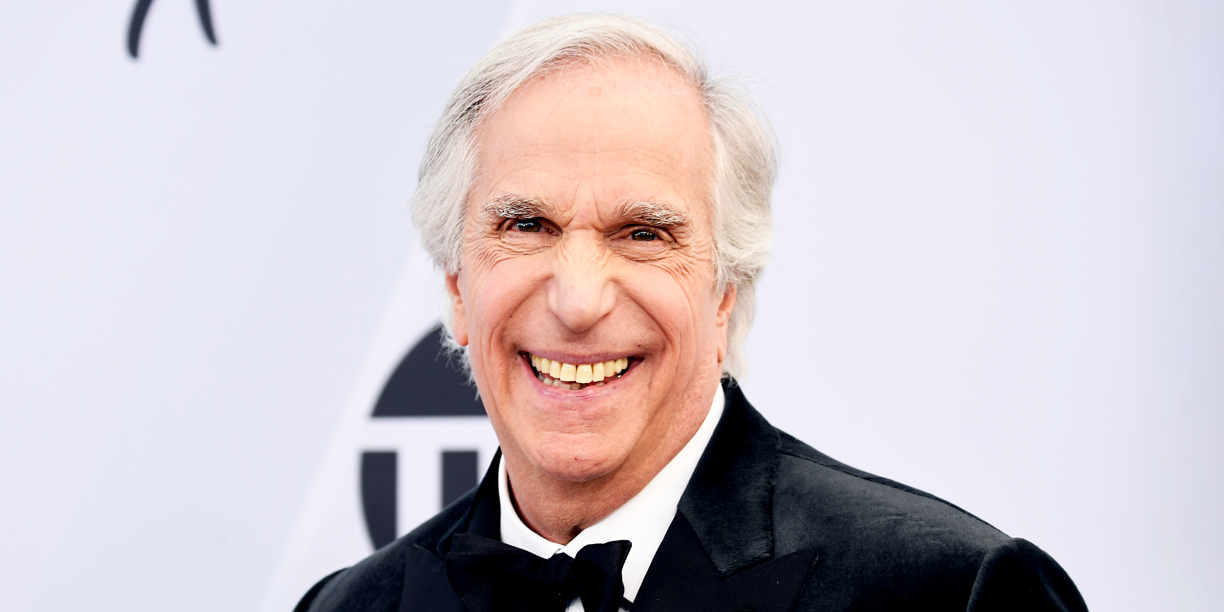 Henry Winkler's 6 Gorgeous Grandkids Have to Clear Dishes - What They Look Like