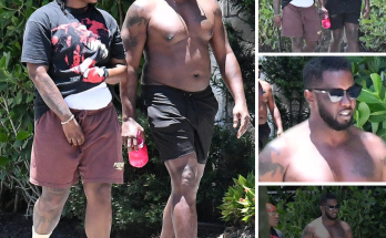 Soaking up the Miami sun! Diddy goes shirtlеss during a sunny stroll with a friend