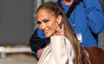 'She Really Needs New Pants': Users Discuss Jennifer Lopez's 'Dirty' Jeans on an Outing with Daughter Emme